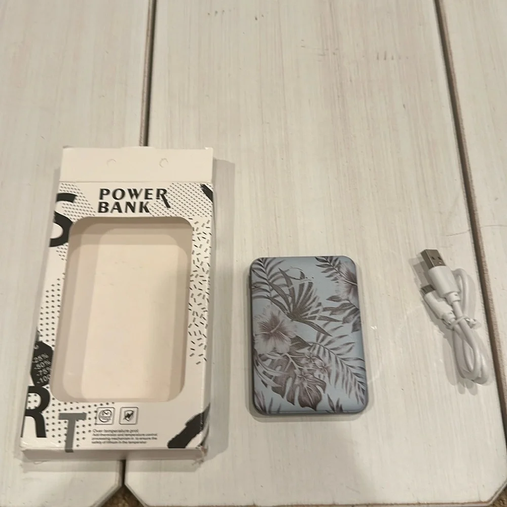 Tropical Power Bank with Cable